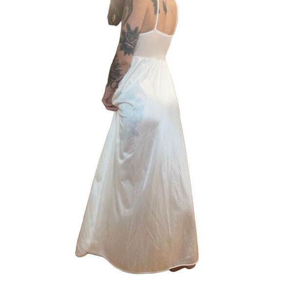 Vintage Olga White & Ivory Floor Length Bridal Negligee - Picture 6 of 10